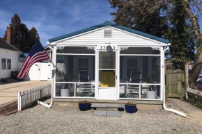 Cottage by the Sea Steps to Downtown Rehoboth!